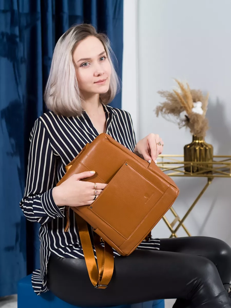 Городской женский рюкзак коричневый Paul Rayner Carol 1071