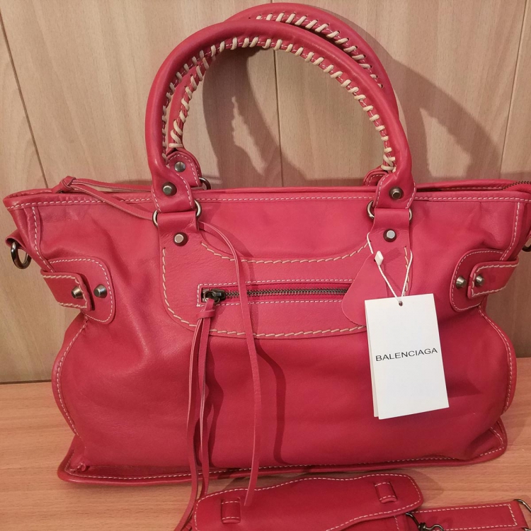 Cумка Balanciaga кораллового цвета
