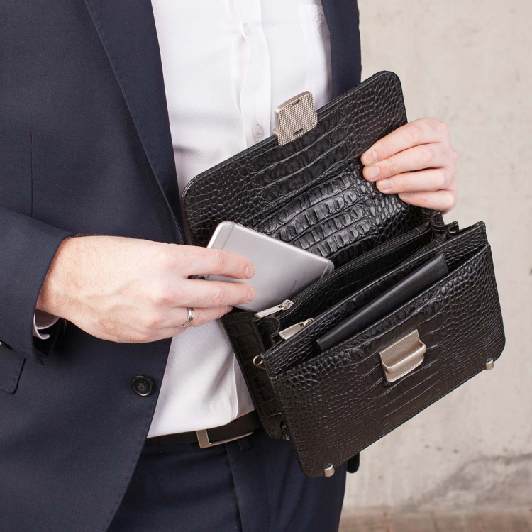 Барсетка мужская из кожи под рептилию Foxcote Black Caiman